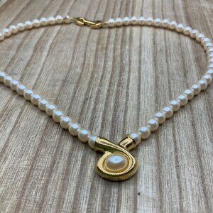 RICHELIEU Vintage Faux Pearl Chocker Necklace Signed